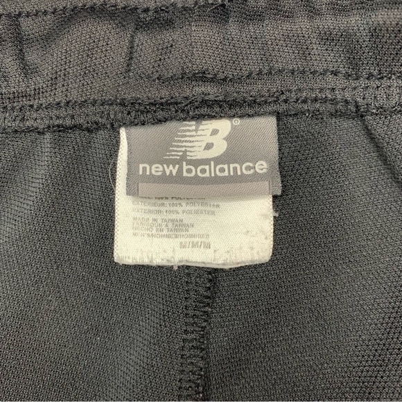 New Balance Womens White Stripe Black Shorts Activewear Size M Comfort Fit - Picture 3 of 7